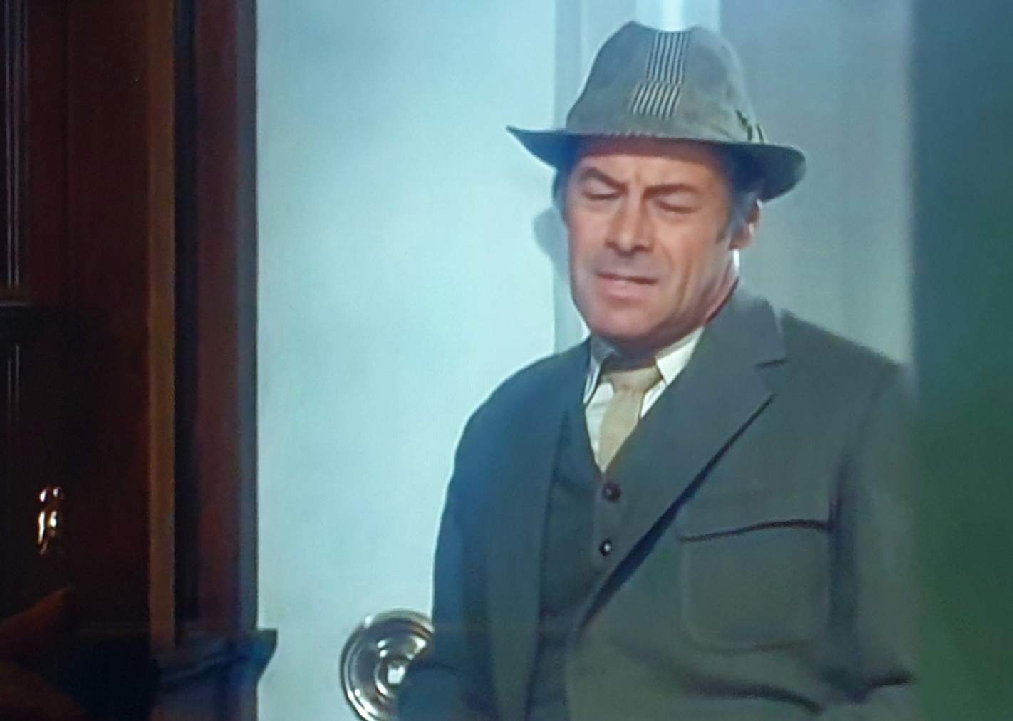 Solve I VE GROWN ACCUSTOMED TO HER FACE 18 Jigsaw Puzzle Online With