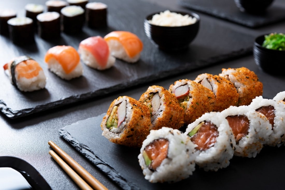 Spice Up Your Sushi Knowledge With A Spicy Tuna Roll Ingredient 